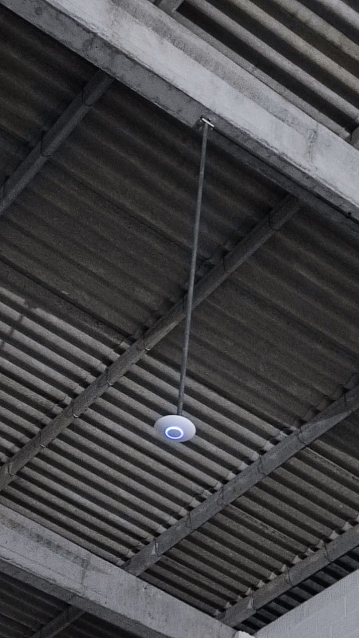 Antena Wi-Fi no teto