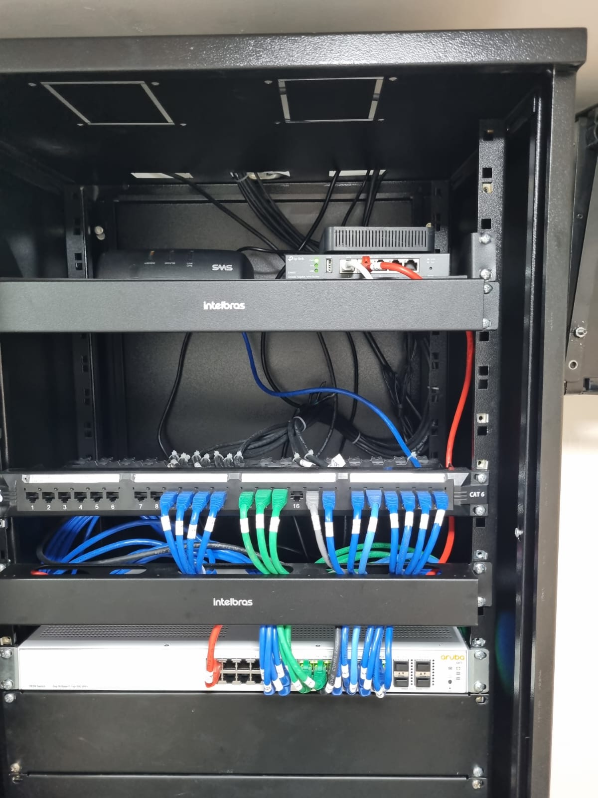 Rack de dados organizado pela KPL